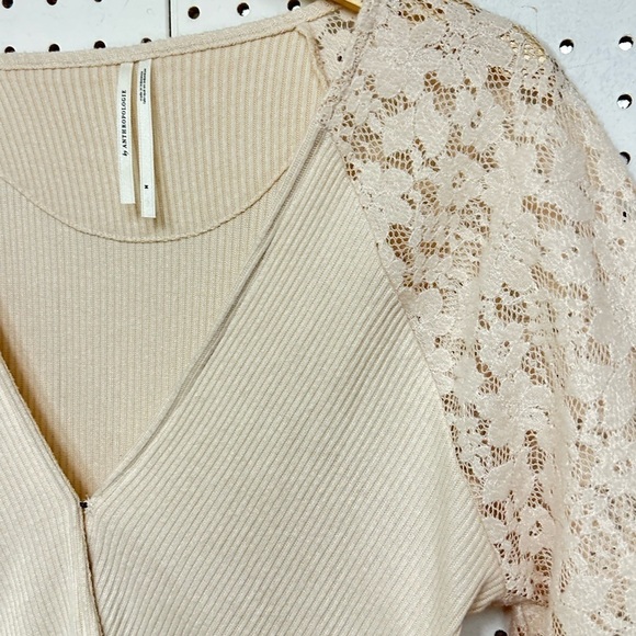 Anthropologie Surplice Ivory Lace Top - Picture 4 of 5